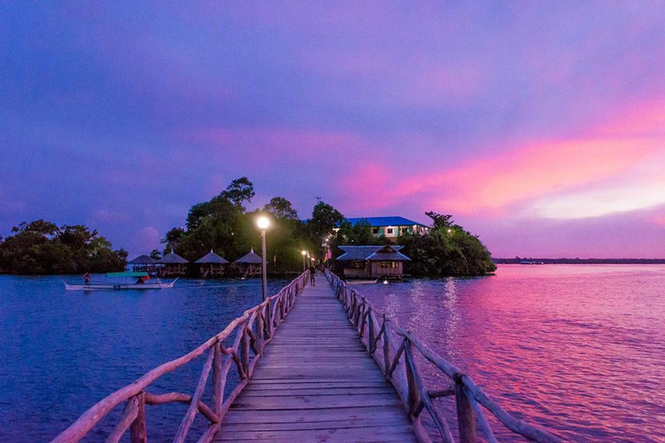 Enchanted River Rock Island Resort Hinatuan Exterior photo